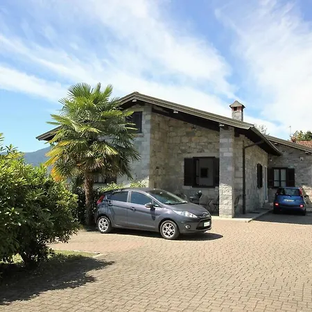 Holiday home Magico Lago